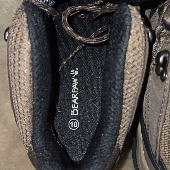 BEARPAW TAUPE LARS HIKING BOOTS, SIZE 10 - LIKE NEW main image 9